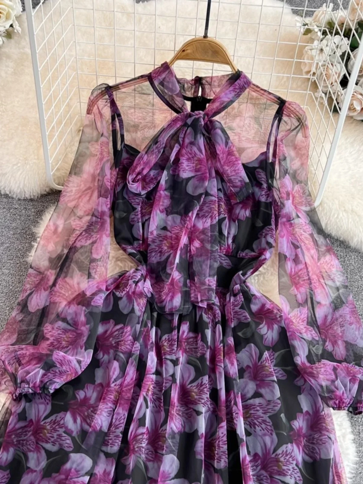 Vestido Midi E de Chiffon Estampado com Manga Longa, Laço Borboleta na Cintura e Saia Evasê Justa - Vestido Longo Eleg...