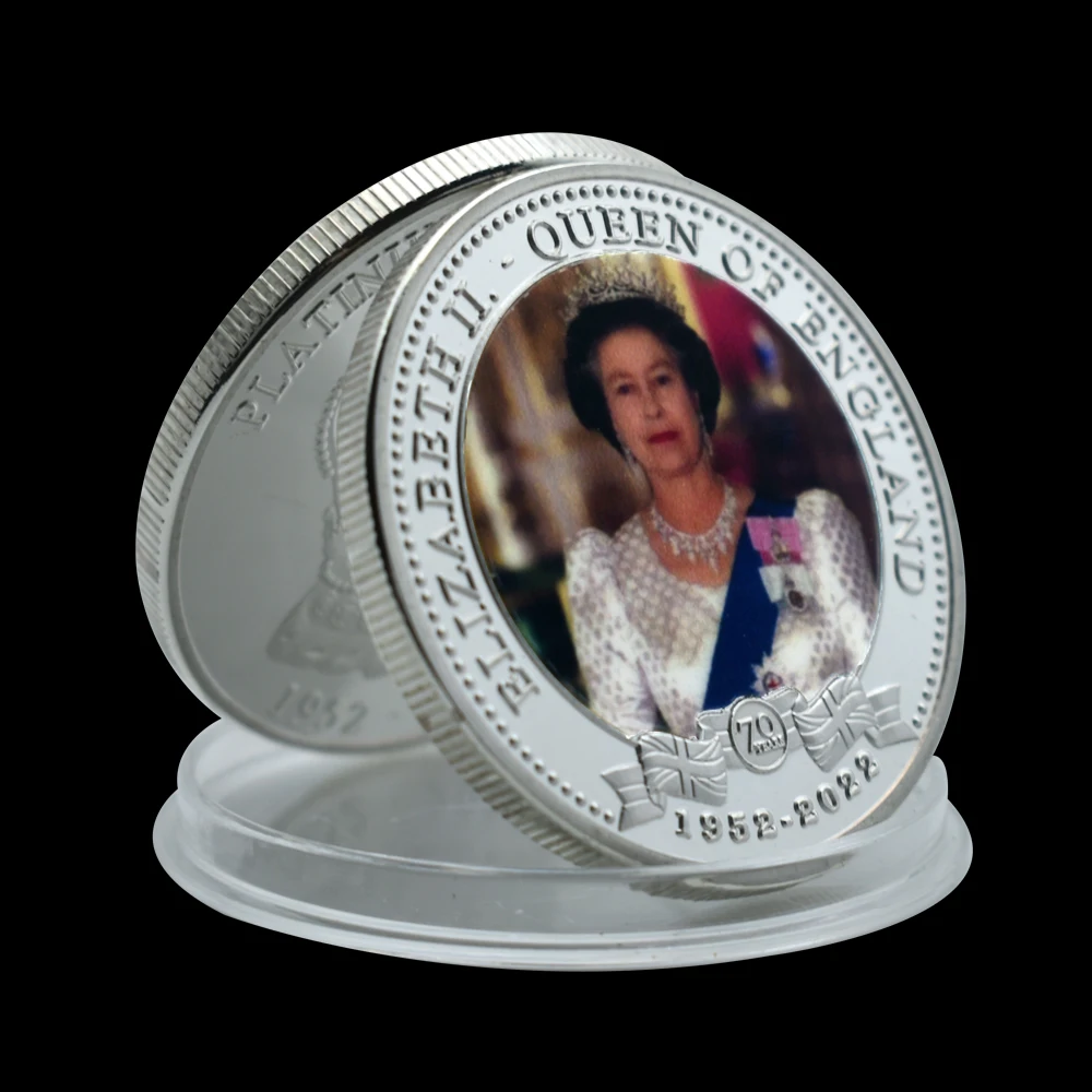 Silver Queen Elizabeth II Platinum Jubilee Commemorative Coin 70th Anniversary 1952-2022 Souvenir Metal Medal Badge Fan Gift