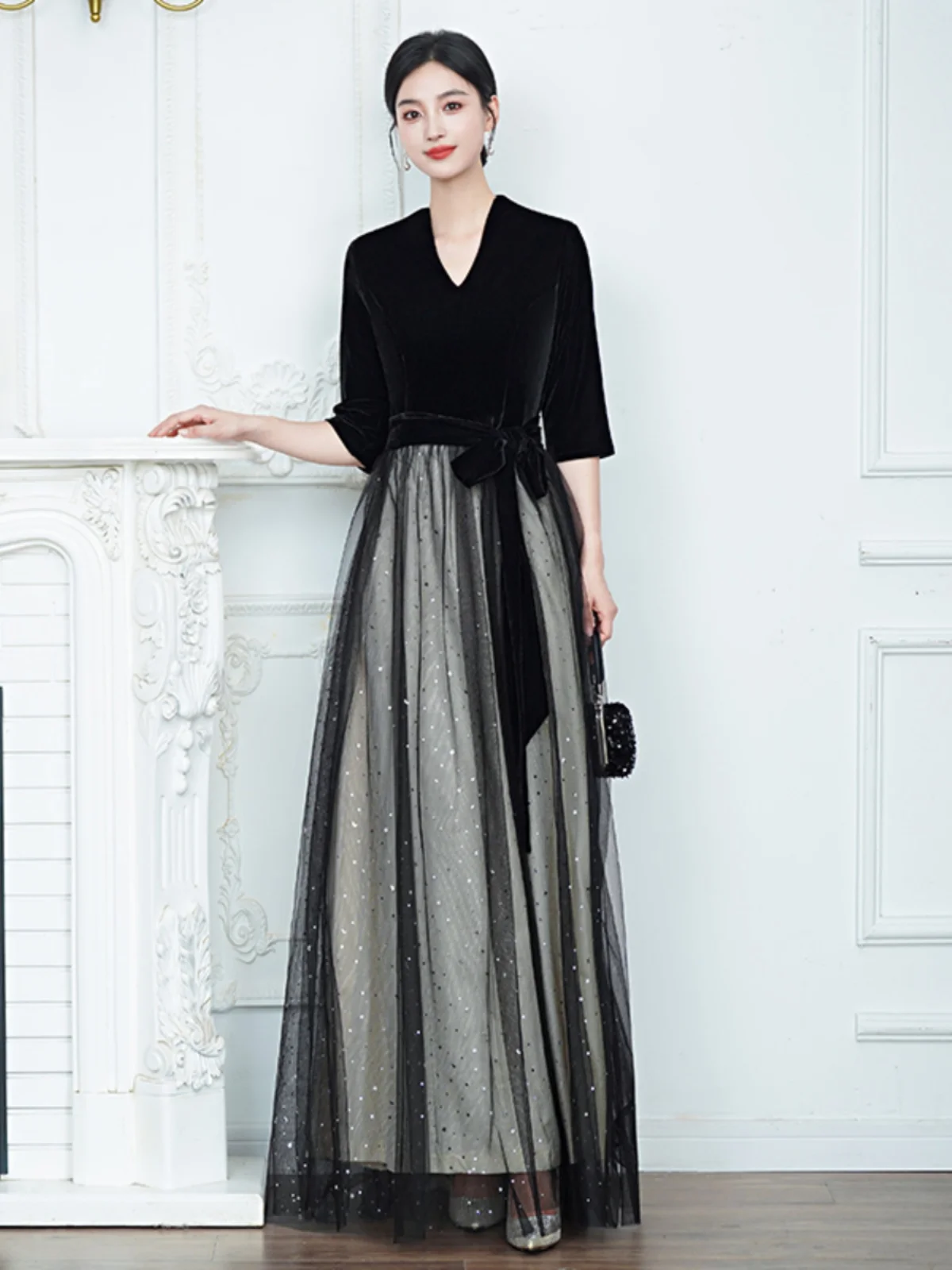 ชุดกระโปรงยาวสำหรับผู้หญิงปี 2024 สำหรับการแสดงเดี่ยว ชุดนักประสานเสียงผู้ใหญ่ ชุดแสดงบนเวที ดีไซน์ทันสมัย คอวีลึก ผ้าแก้ว...