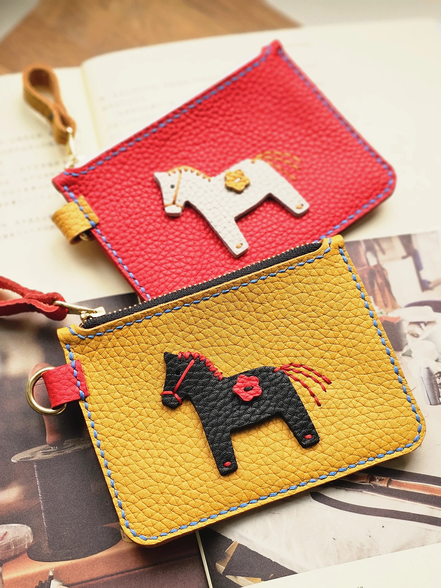 handmade-leather-cartoon-coin-purse-cute-multi-functional-zipper-earphone-bag-gift-money-can-be-spent-right-away