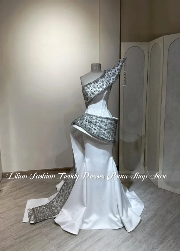 White Glamorous Corset Wedding Dress Middle East Customized Beaded Shawl Mermaid Henna Night Bridal Gown Beauty Pageant 2026