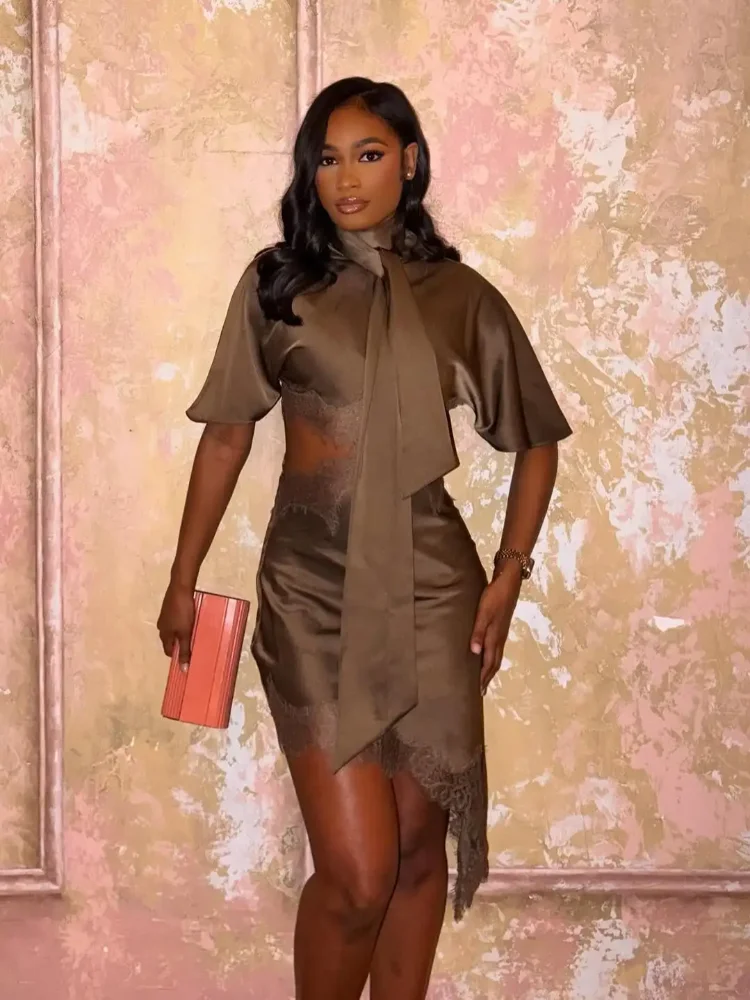 

Платье из атласа с кружевными вставками, вырезами на талии, асимметричным подолом, завязками на талии, воротником-кафтаном и короткими расклешенными рукавами, 2026, для вечеринок и клубов