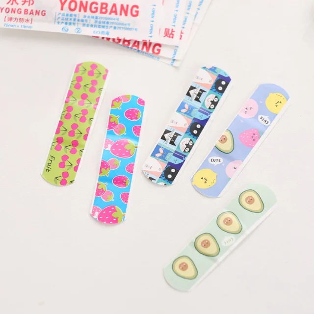 50 sztuk/zestaw dzieci dziecko wodoodporny plaster na rany hemostaza bandaże Cartoon bandaid paski Kawaii oddychające plastry
