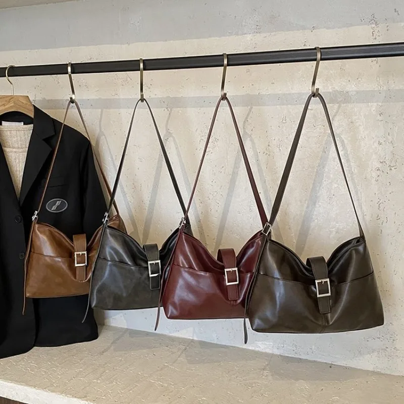 

Original High-End Crossbody Tote For Women Luxury Designer Leather Large Capacity Elegant Diaper Bag For Commuter Stylish Simple