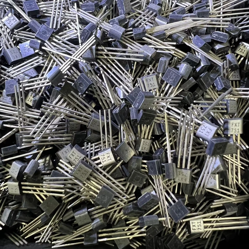 

10PCS/LOT UN4212 2SD1424 ICP-N20 2SA1018-Q PST993D-T BB1A4M