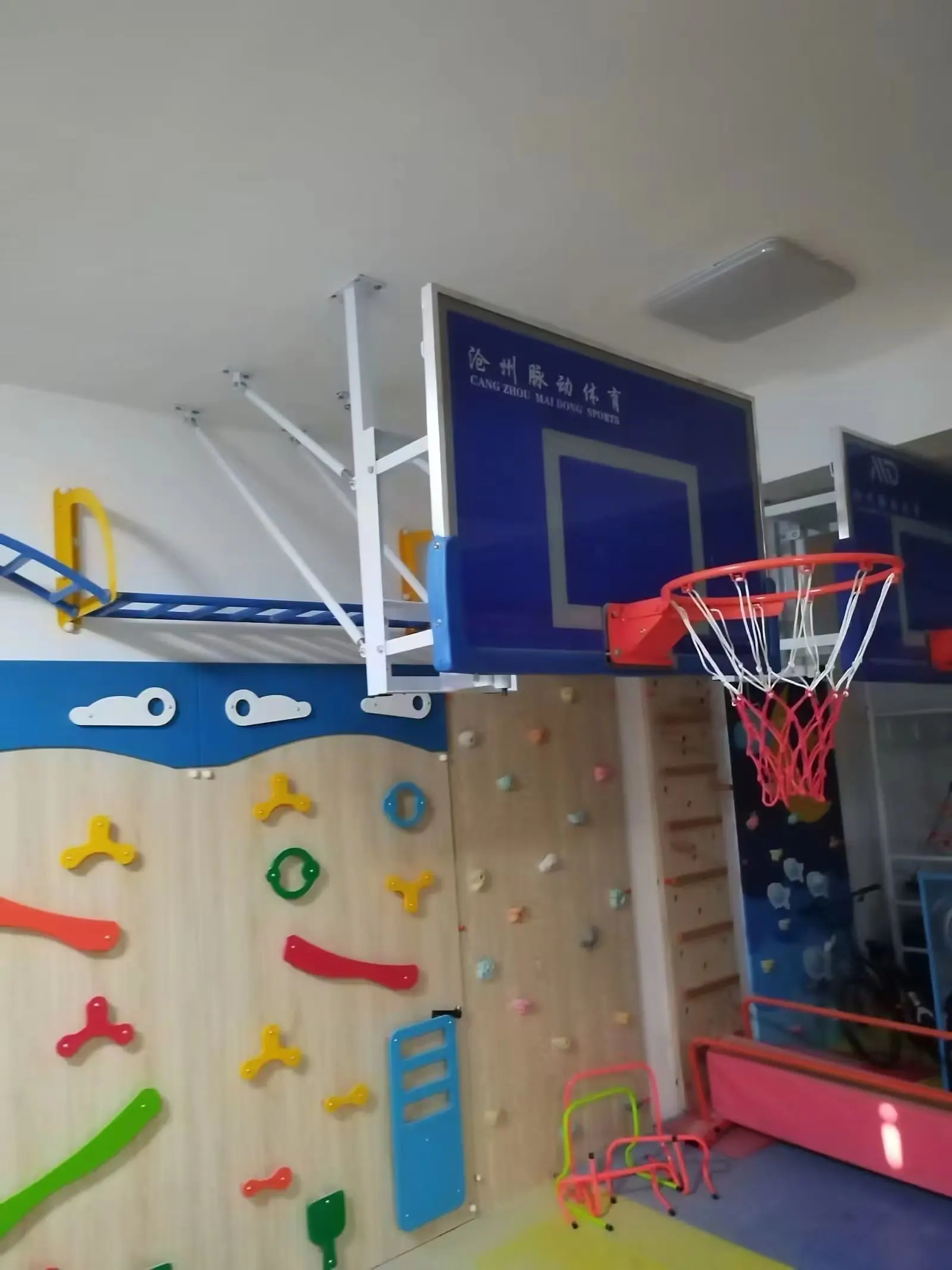 Factory Customization Adjustable Portable Outdoor Basketball Hoop Stand with Padding for Court Equipment