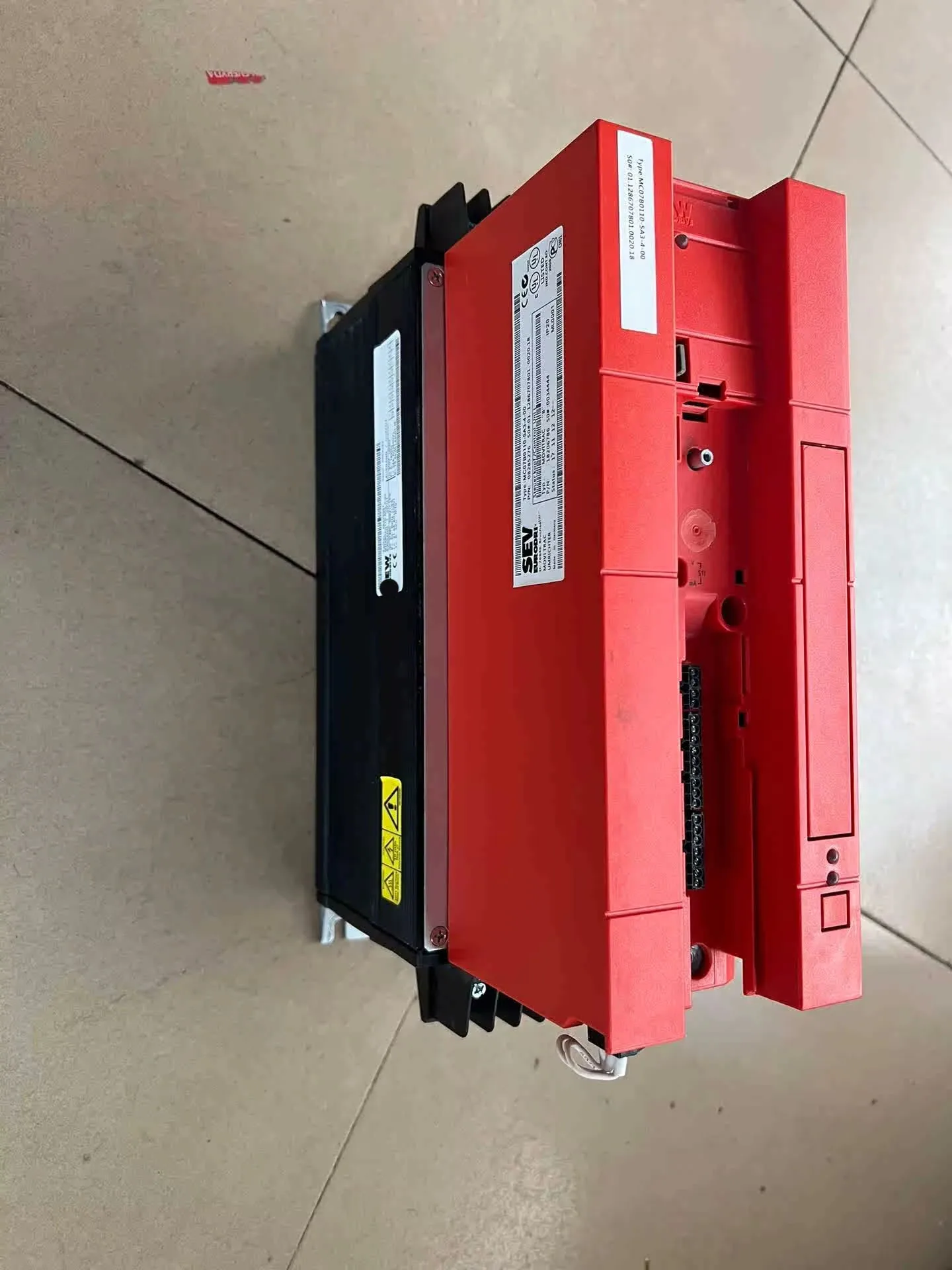 MC07B0110-5A3-4-00 Inversor para SEW MC07B0110-5A3-4-00