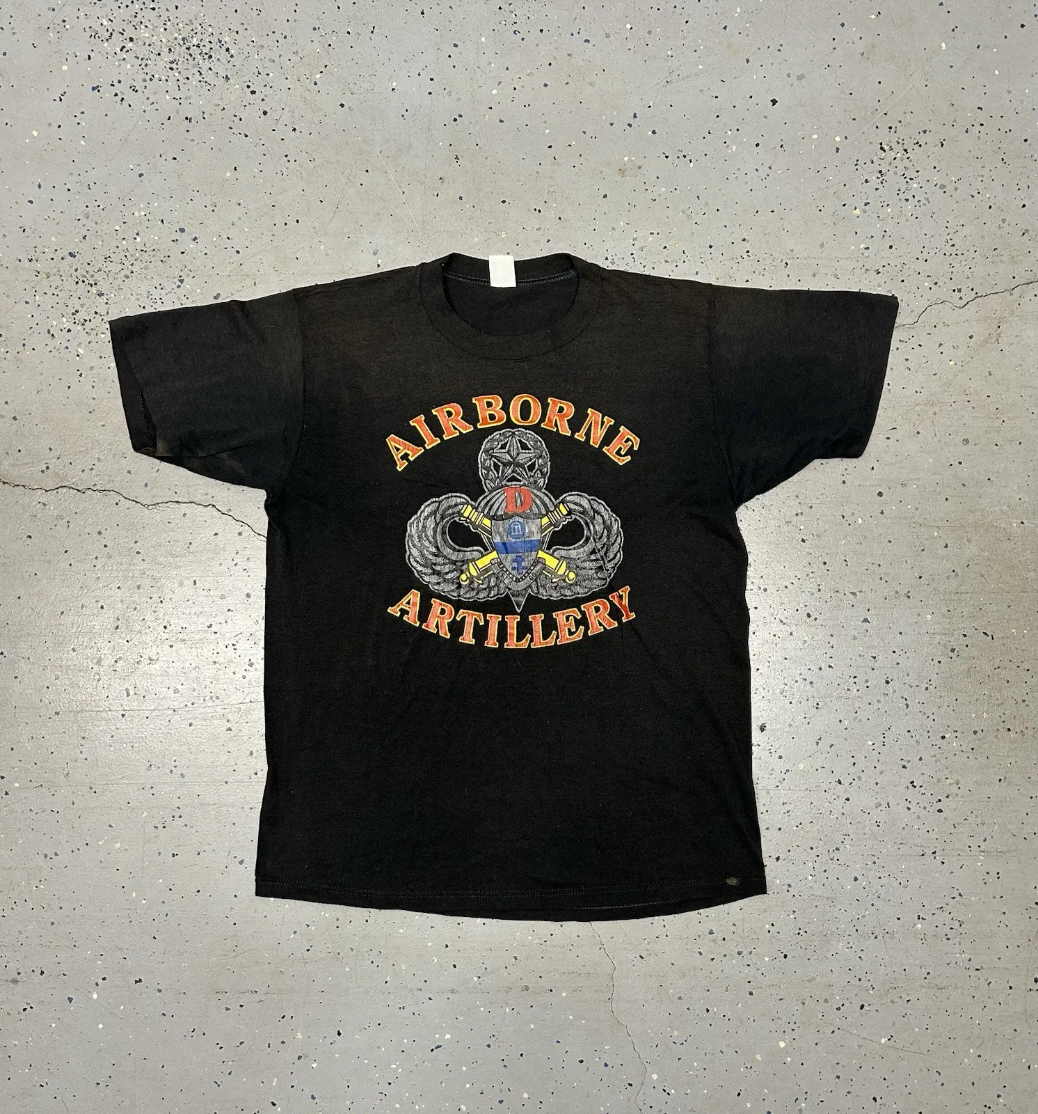 Футболка VTG 80s Airborne Artillery, большой размер Футболка VTG 80s Airborne Artillery, большой размер