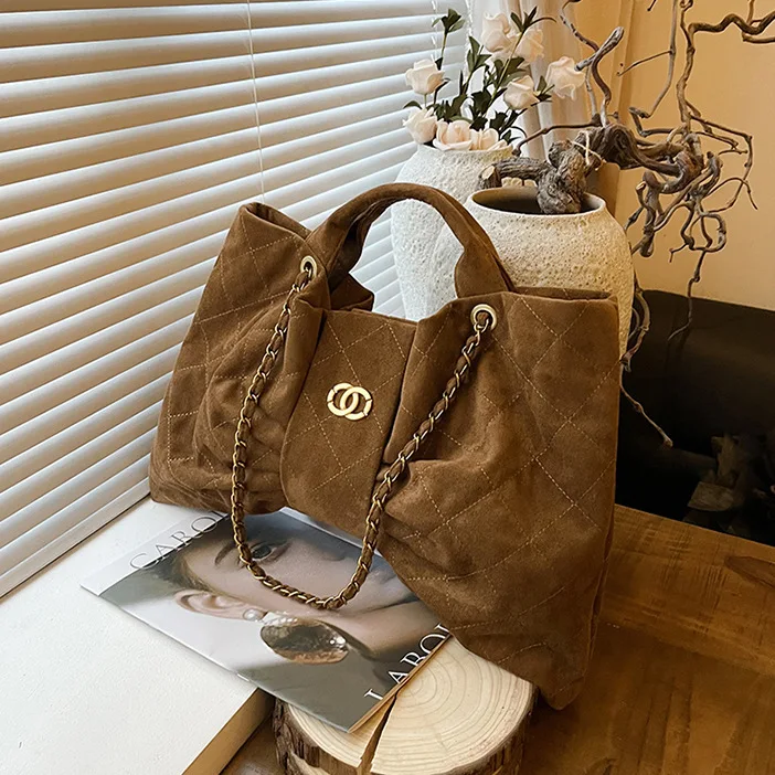 

Vintage Quilted Tote Bag for Women, Large Capacity Shopper Bag, Elegant Shoulder & Crossbody Purse for Work, College, Daily Use