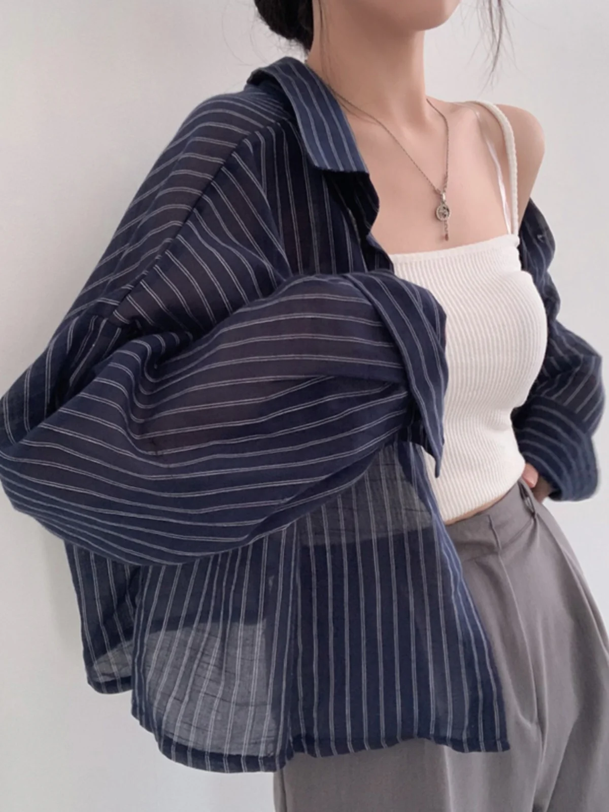 Chic Summer Thin Long Sve Striped irt Bottone singolo Allentato ort Sle Top Versione coreana Colletto Camicetta di protezione solare
