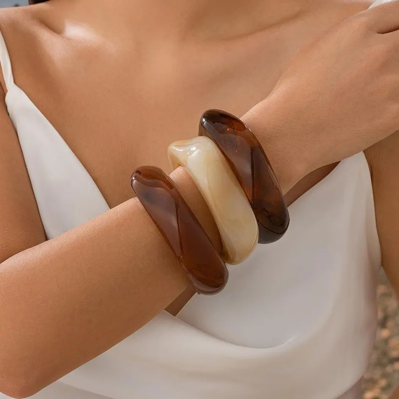 

Exaggerated Irregular Wide Thick Bracelets for Women Men Vintage Brown Coffee Acrylic Bangles 2025 New Trendy Jewelry Wholesale