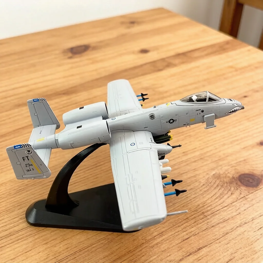 

Масштабная модель 1:100 истребителя A-10 «Летающие тигры» США времен Первой мировой войны в Персидском заливе, коллекционный предмет для любителей военной тематики, украшение для дома, подарок на день рождения