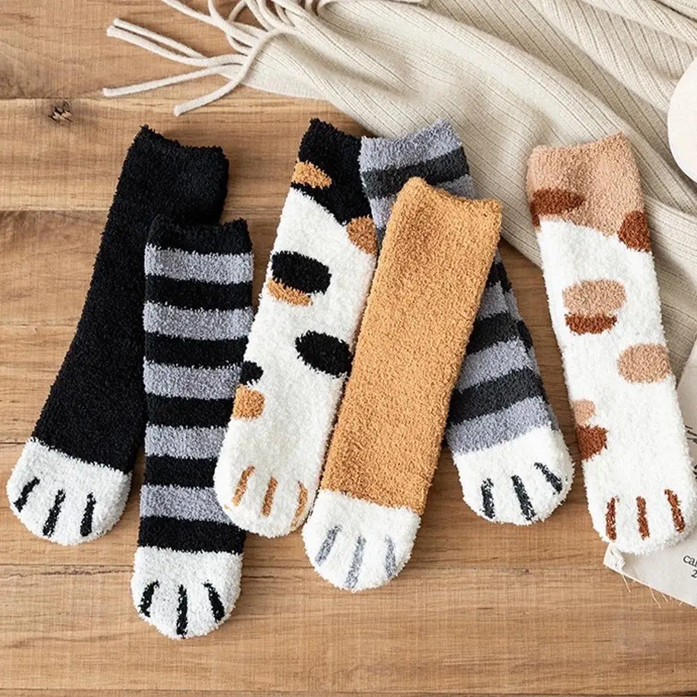 NUOVI calzini bianchi del fumetto di Kawaii per le donne carino 3d cane gatto zampa modello femminile in pile caldo calzini divertenti pavimento di casa dormire