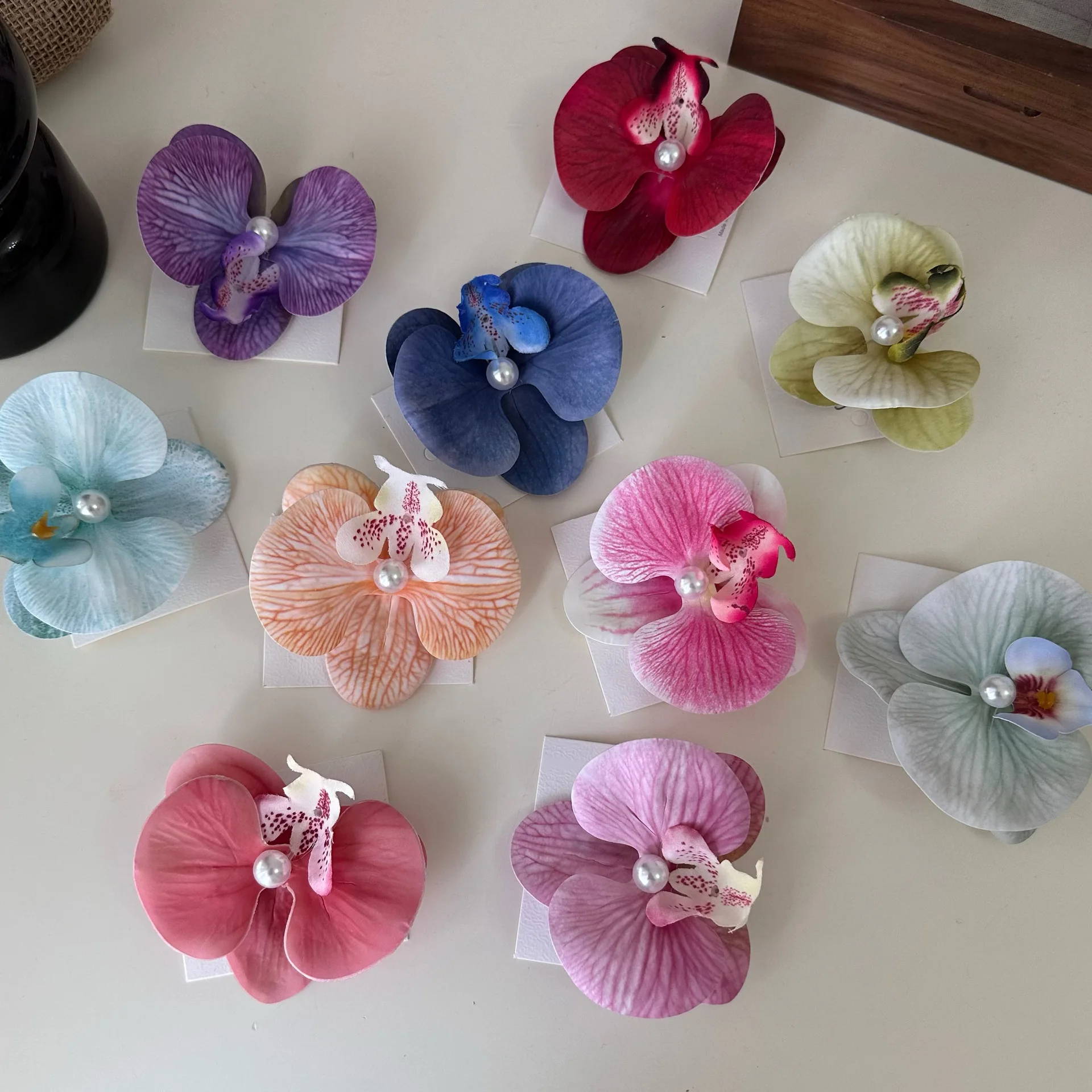 Flower Hair Clip Phalaenopsis Pearl Simulated Bloom Side Barrette for Photo Shoot Pure Elegant Daily Wear Premium