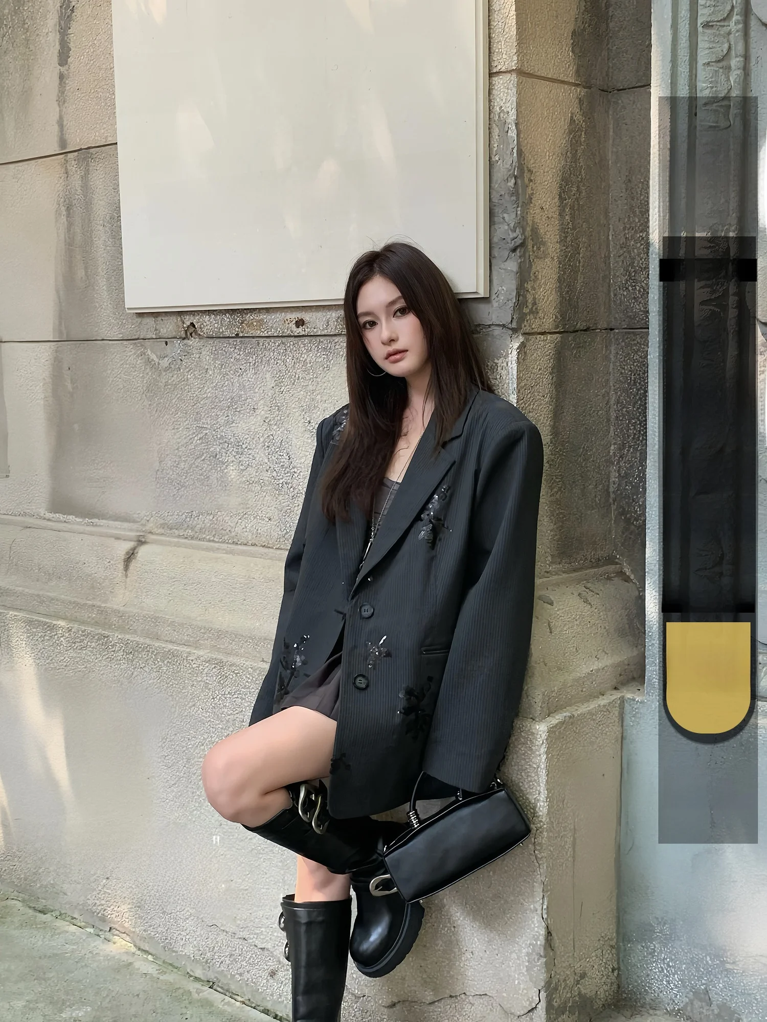 

KAS Ретро-дизайн, тяжелый эмалированный полосатый повседневный костюм, джет, женский свободный крой, блестящая верхняя одежда, модная осенняя ...