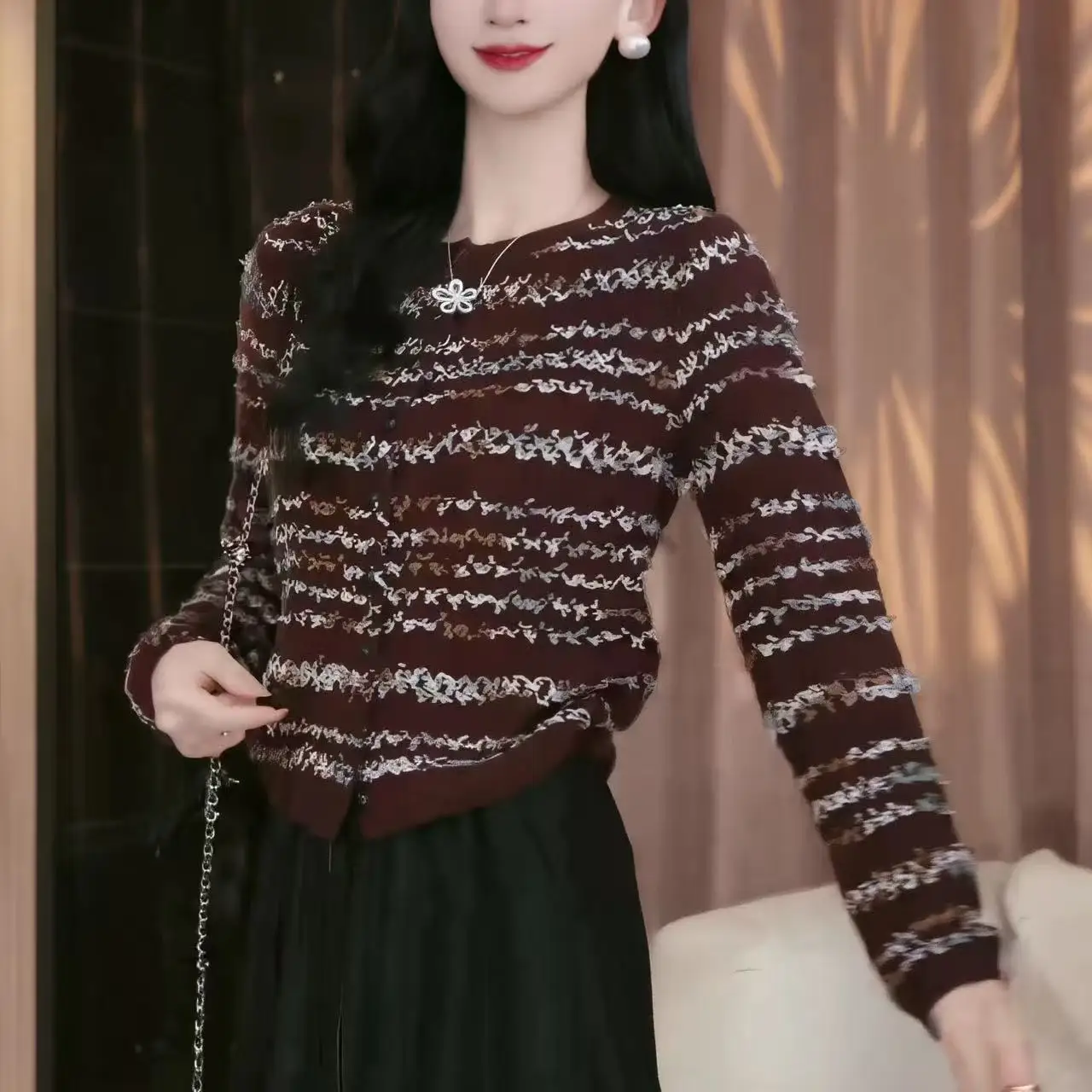 Autunm شتاء جديد Vintage سترة مخططة المرأة س الرقبة طويلة الأكمام سترة مشغولة من الصوف جميلة تنوعا سترة غير رسمية