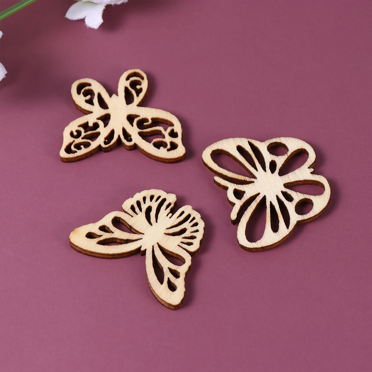 

100pcs DIY Butterfly Wooden Pieces Craft Embellishments Wood Material Art Projects Kids Gifts Sewing Accessories