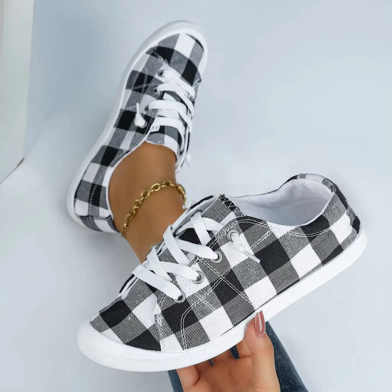 

Minimalist Buffalo Check Slip-On Sneakers - Breathable Canvas, Easy On/Off Design