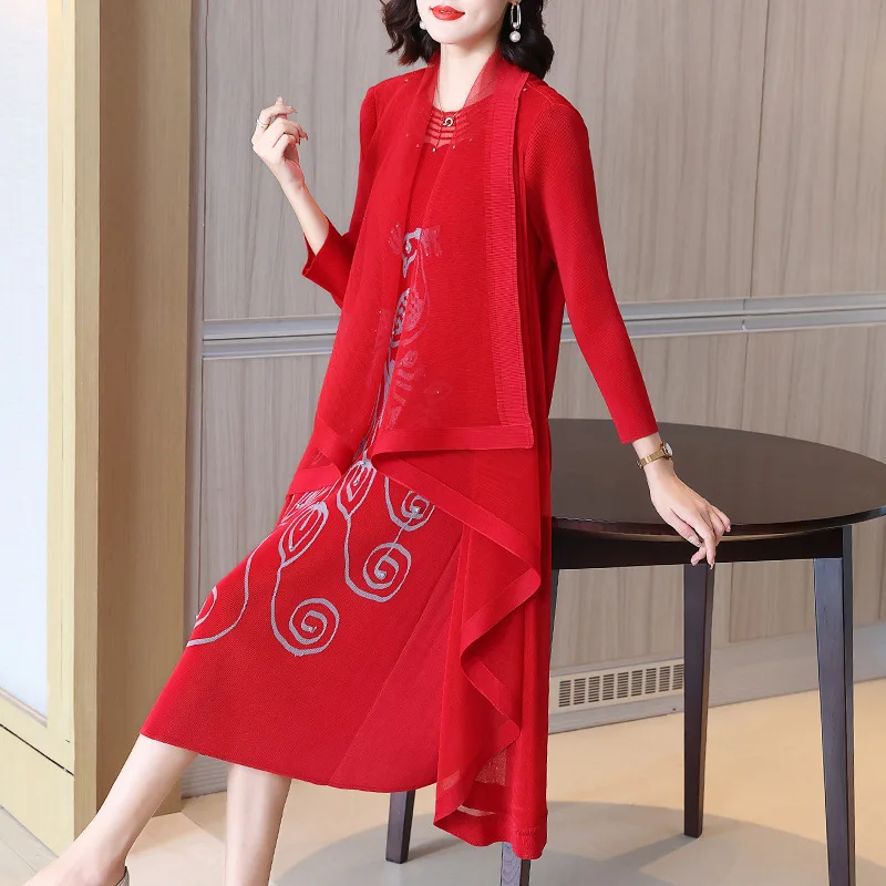 Mom Wedding Suit Long Dress Autumn 2022 New Plump Girls Slim Looking Large Size Women's Wear Miyake Pleated Fake Two-Piece Dress