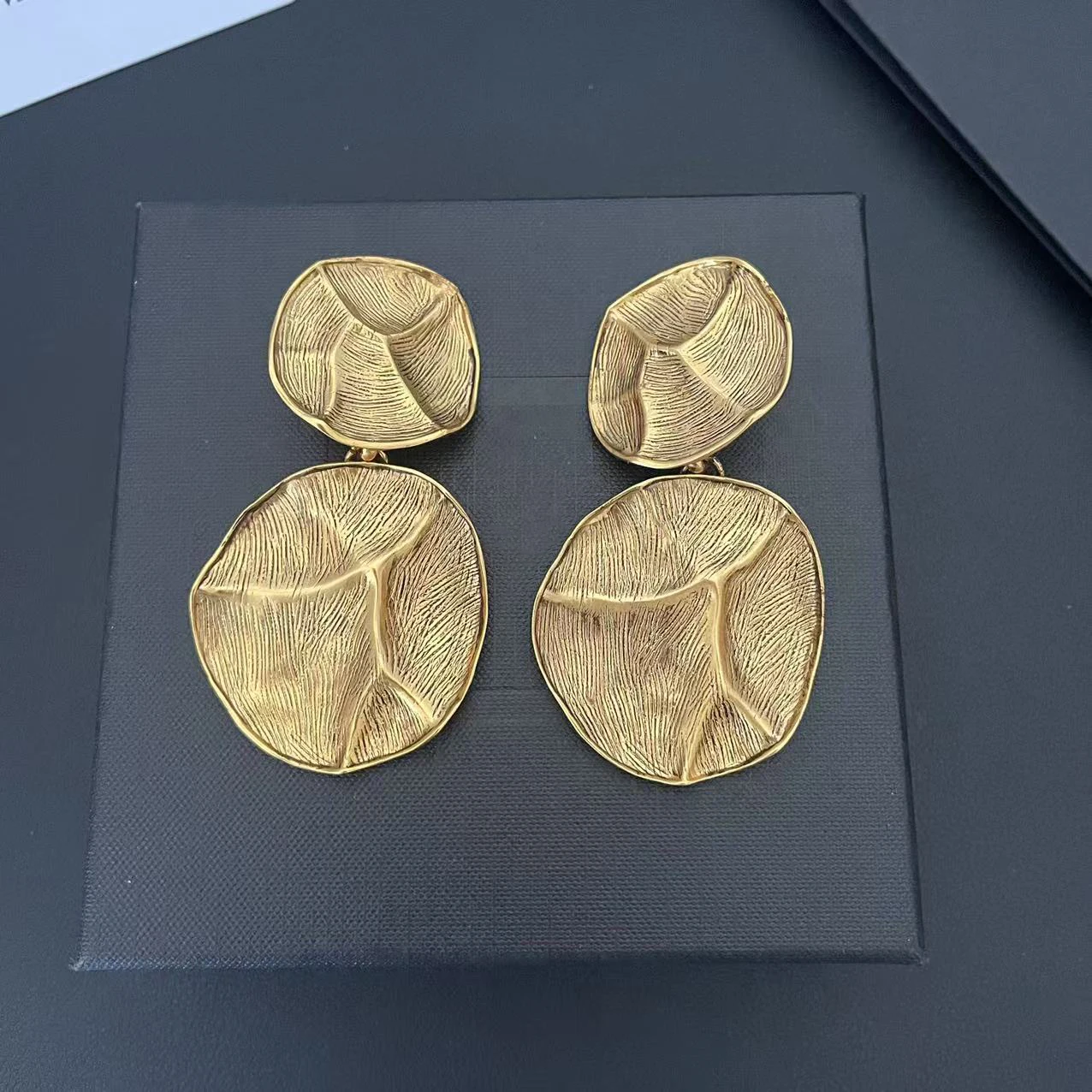 

Europe America Top Quality Vintage Earrings Ear Clip Women Luxury Unique Design Jewelry Accessories