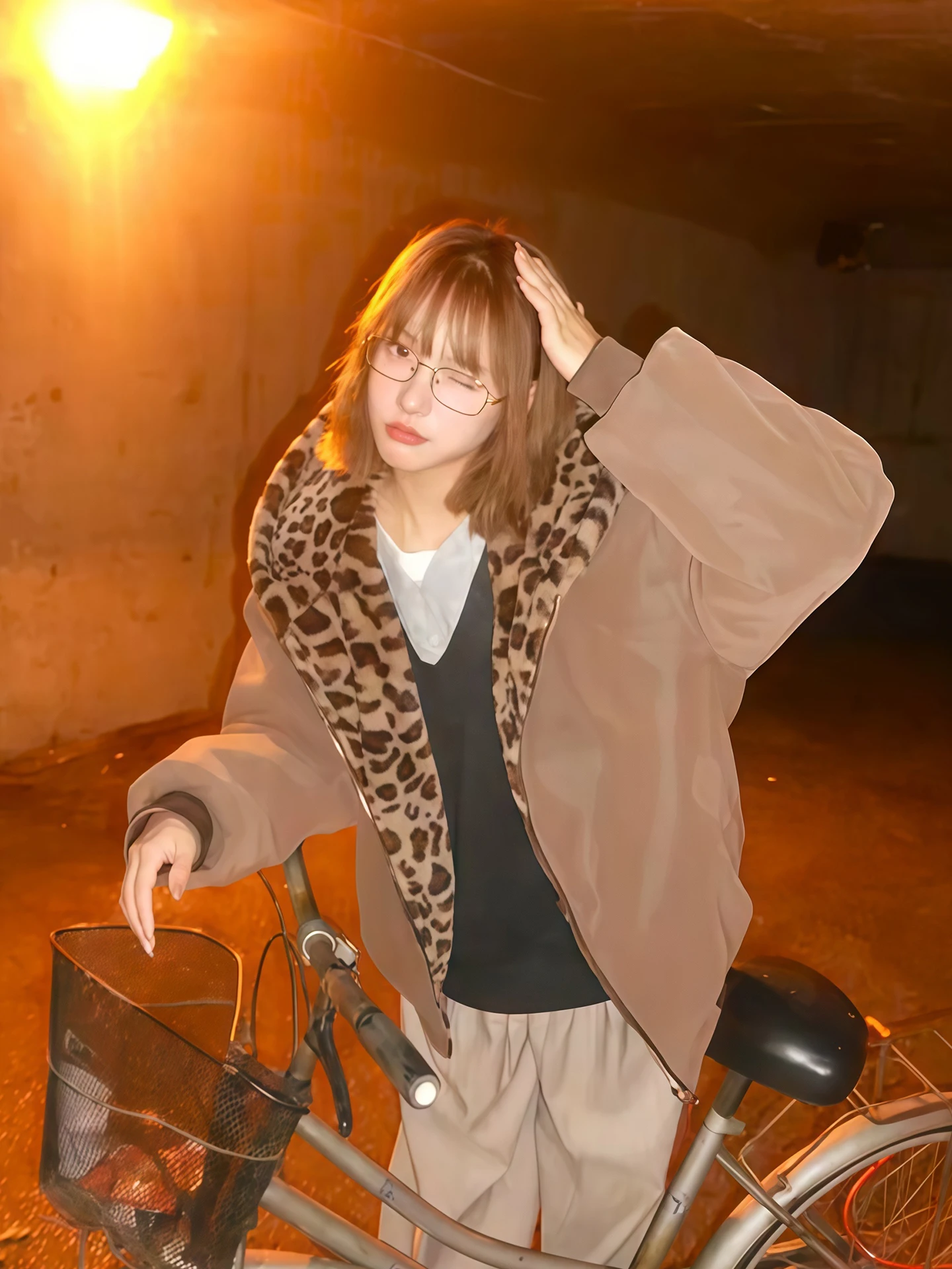 

Коричневая куртка из искусственной кожи с леопардовым принтом, утепленная, молодежная, зимняя, для мужчин и женщин, с капюшоном