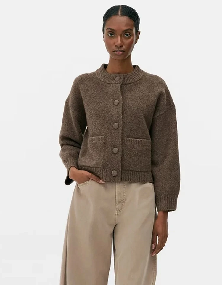 

Повседневный однотонный вязаный свитер женский уличный однобортный с круглым вырезом и длинным рукавом свободный открытый