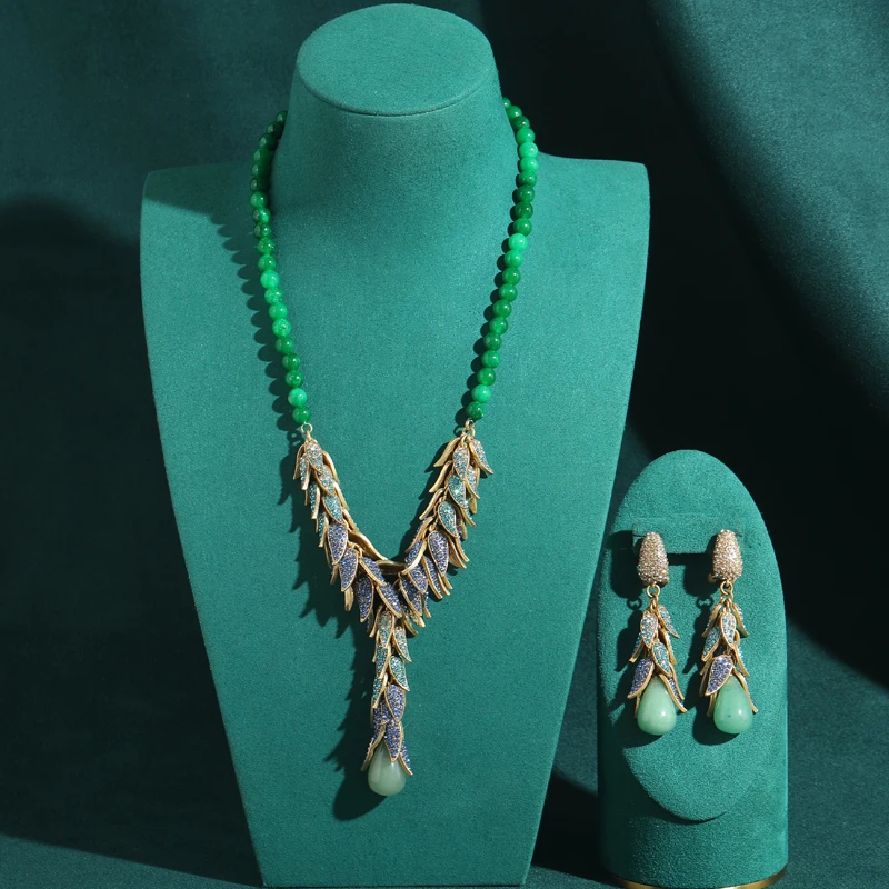 

Woman Vintage Colorful Leaf Jewelry Sets Rhinestone Green Emerald Beads Pendent Necklace Drop Earrings Gold Color Banquet Charms