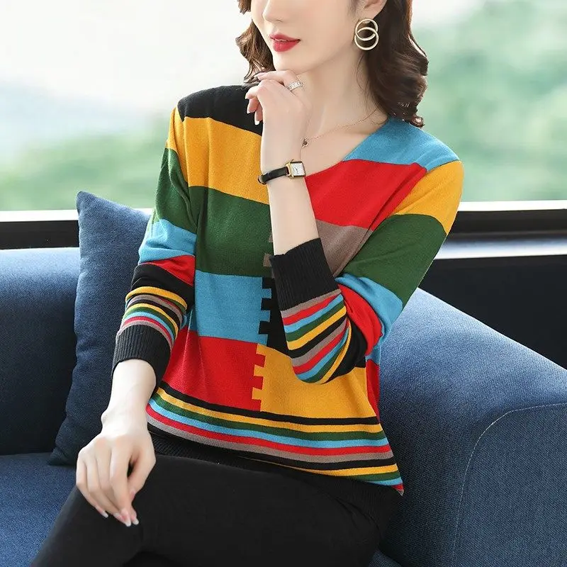 Casual V-Neck Contrasting Colors Striped Sweaters Autumn Winter New Fashion Button Long Sleeve Knitted Jumpers Women\'s Clothing