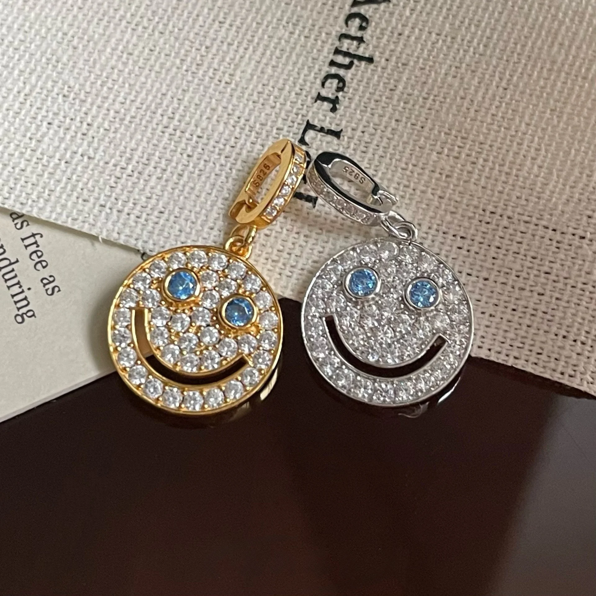 s925-sterling-silver-blue-face-pendant-diamond-embedded-korean-style-luxury-minimalist-design-fashion-jewelry-accessory