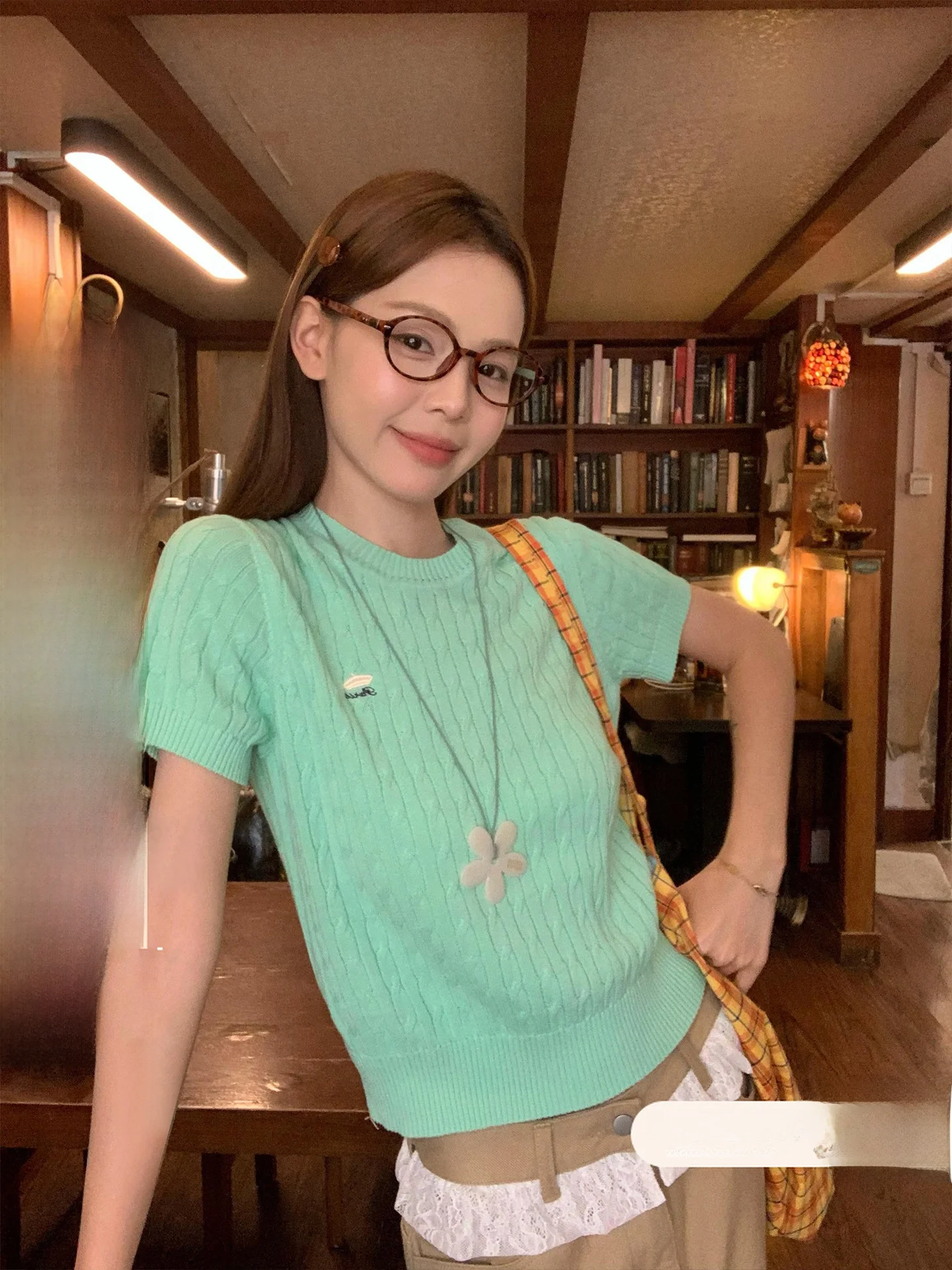 

Loose Knitted Short Sleeve T-Shirt Women Summer Korean Style Embroidered Shoulder Line Straight Stitching Creative Pattern