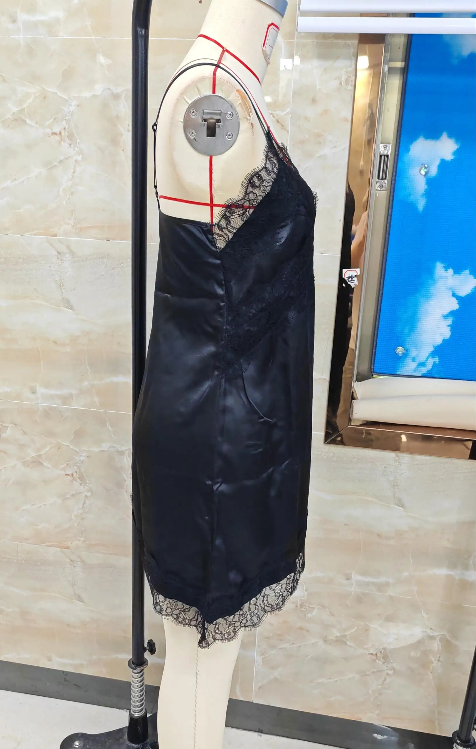 Mini robe en Satin pour femmes, garniture en dentelle, bretelles Spaghetti réglables, sans manches, col en v, Streetwear, été