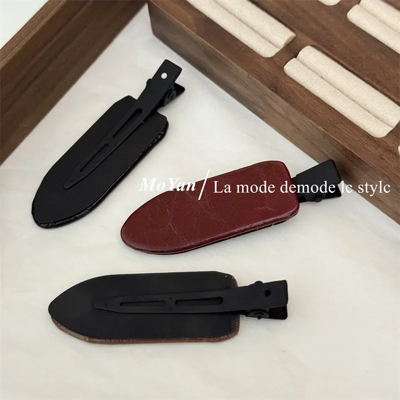 Grampo de cabelo de couro texturizado de alta qualidade com temperamento feminino versátil bangsclip cabelo quebrado edgeclip clipe sem costura duckbillclip