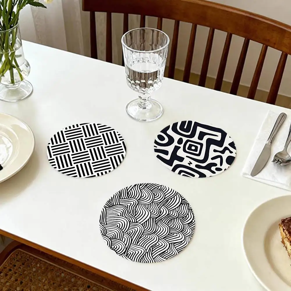 Black And White Line Art Round Wooden Coasters Suitable For Restaurants And Coffee Home Gift Choice Holidays
