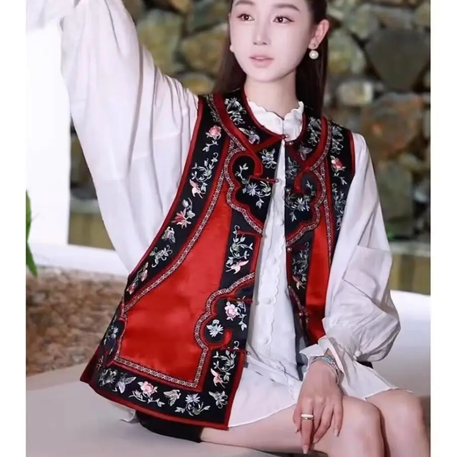 Chinese Heavy Industry Retro Vest Jacket Women 2026 Spring Summer New Printing Sleeveless Coat Lady Wishful Buckle Waistcoat Top