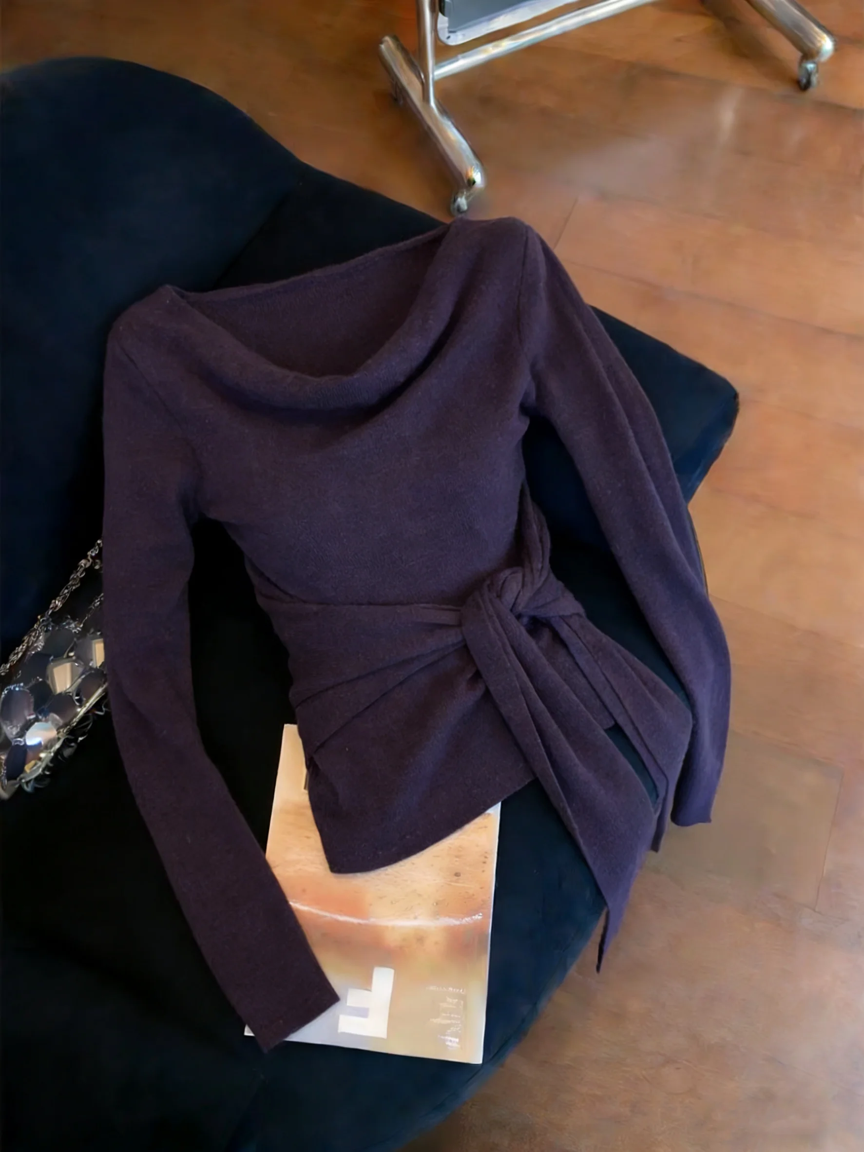 

Корейский свитер-топ на одно плечо в стиле «Spicy Girl» с длинными рукавами, вязаный, для женщин, весна-осень, стройнящий силуэт