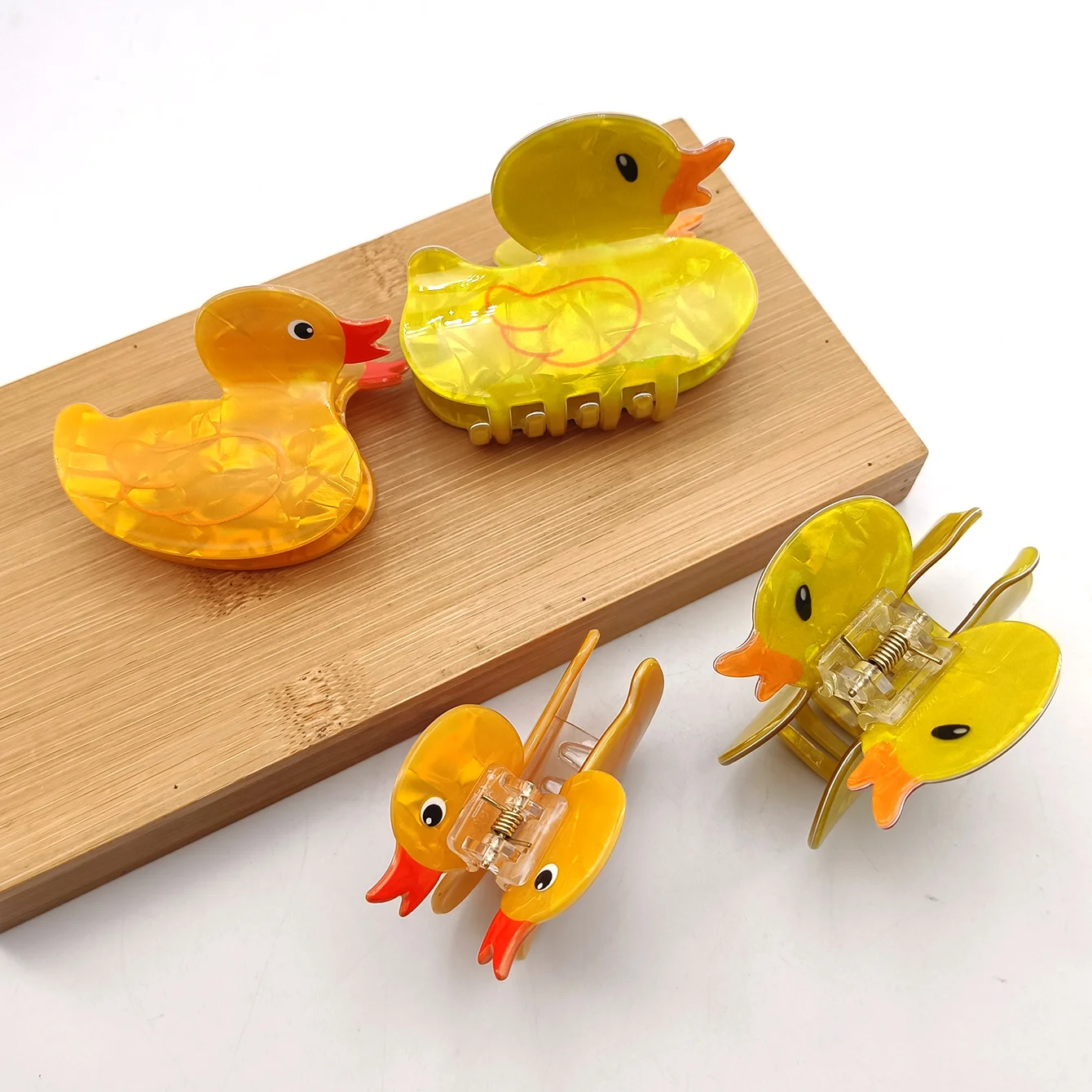 Nueva garra de pelo de pato Cole amarilla bonita, diseño creativo, pinzas de pelo acrílicas, accesorios para el cabello para mujeres y niñas