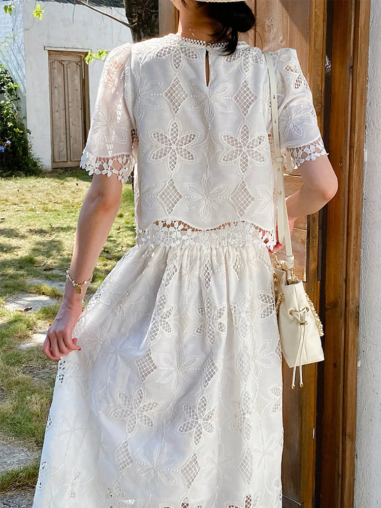 Completo da donna in pizzo a 2 - Midi Skirt Floral recensione e prezzo