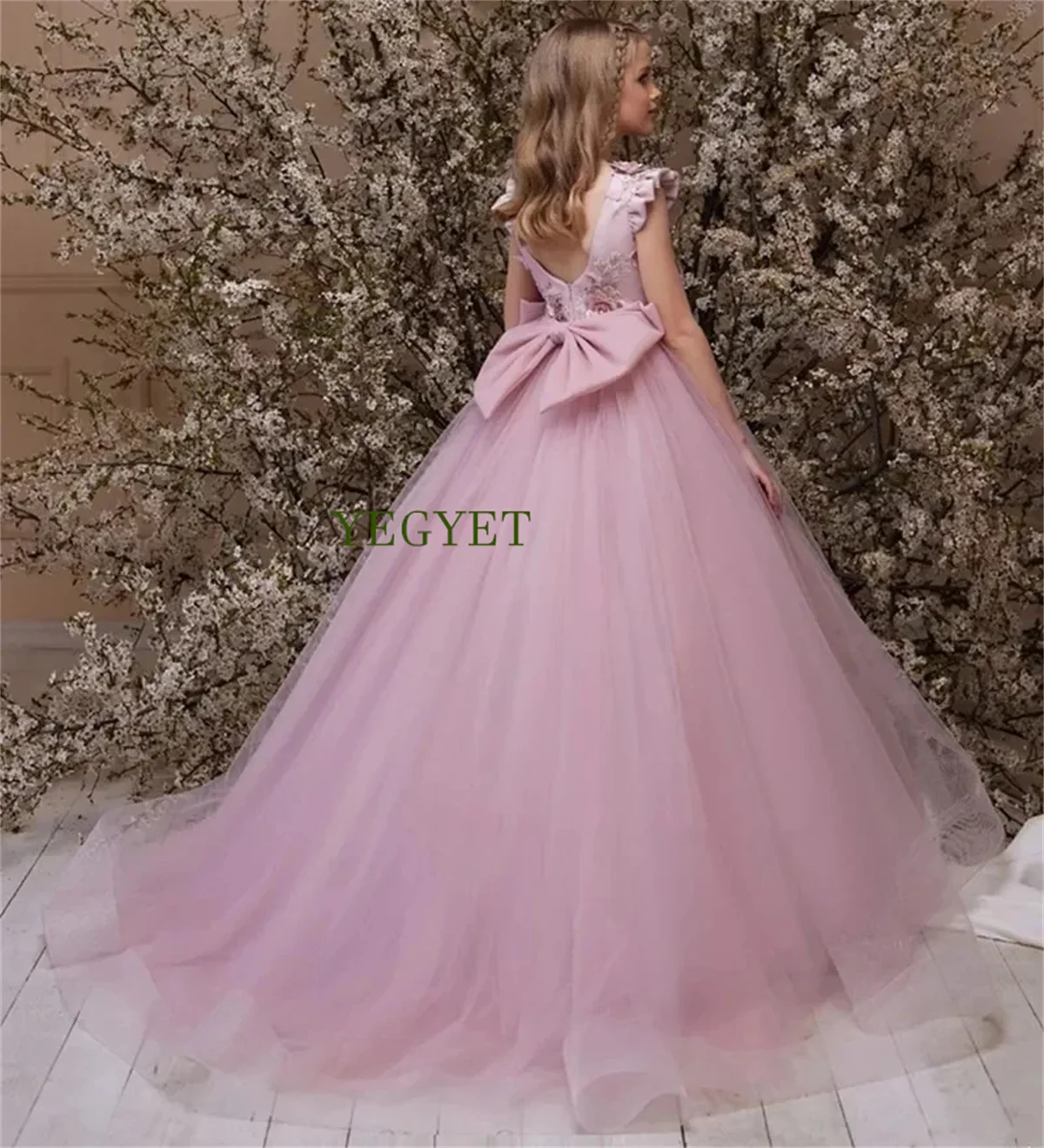 

Eegant Tulle Applique Flowert Girl Dress For Wedding Backless Fluffy With Bow Pink Child First Eucharistic Birthday Party Dress