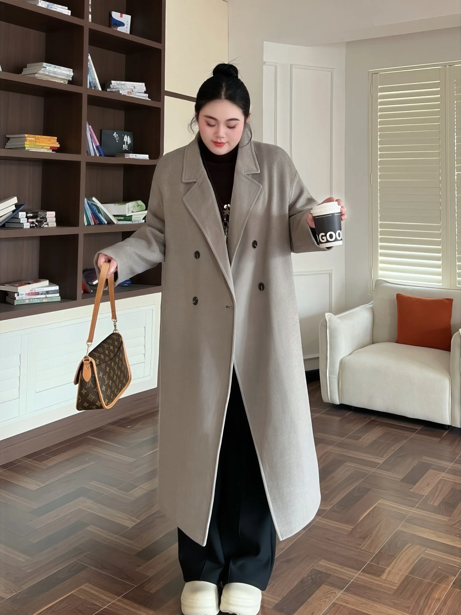 

Fashionable Large Size Women's Winter Woolen Coat Long Lapel Inner Cotton Fluffy Outerwear Elegant Atmosphere Long Top