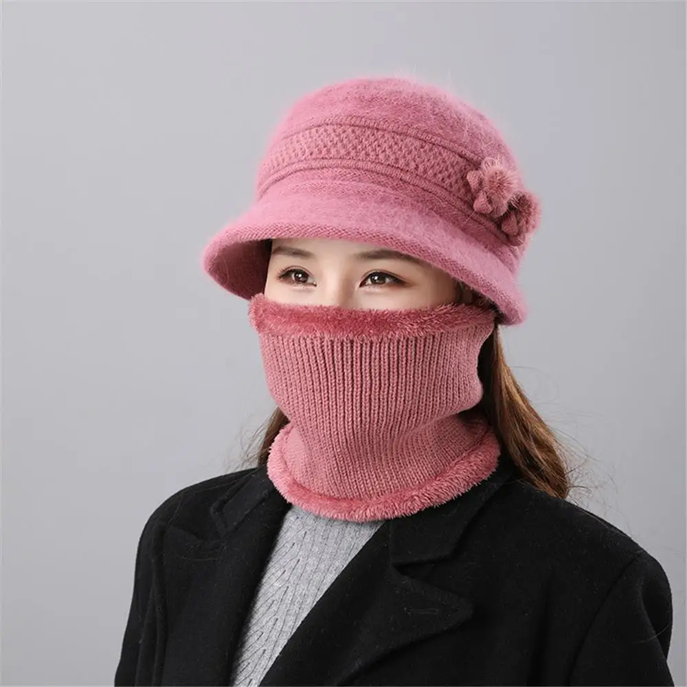 Conjunto de gorro y bufanda a prueba de viento para mujer, gorro de cubo de piel de conejo sintética con flores pequeñas, gorro de mamá de punto