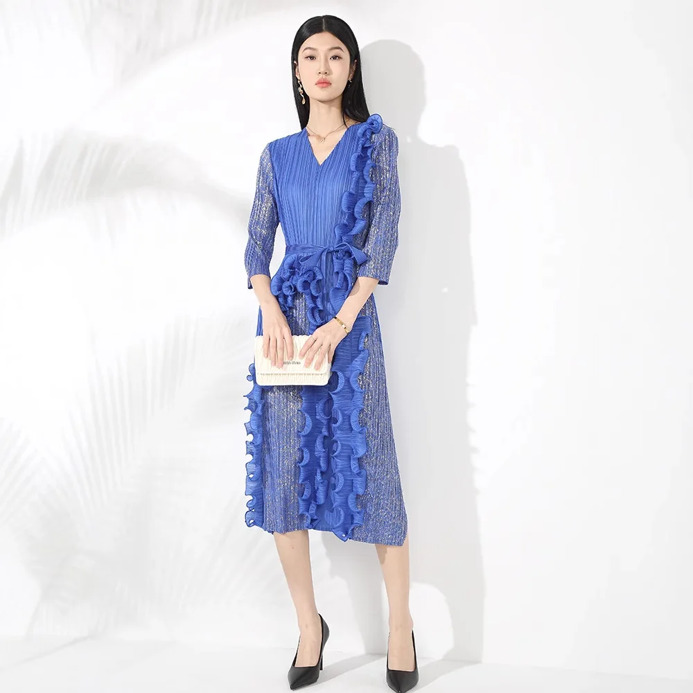 

Pleated Chic Aura Embossed V-Neck Dress New Arrival Spring 2025 Women's Ruffle-Trimmed Waisted Loose Dress Miyake Clothing