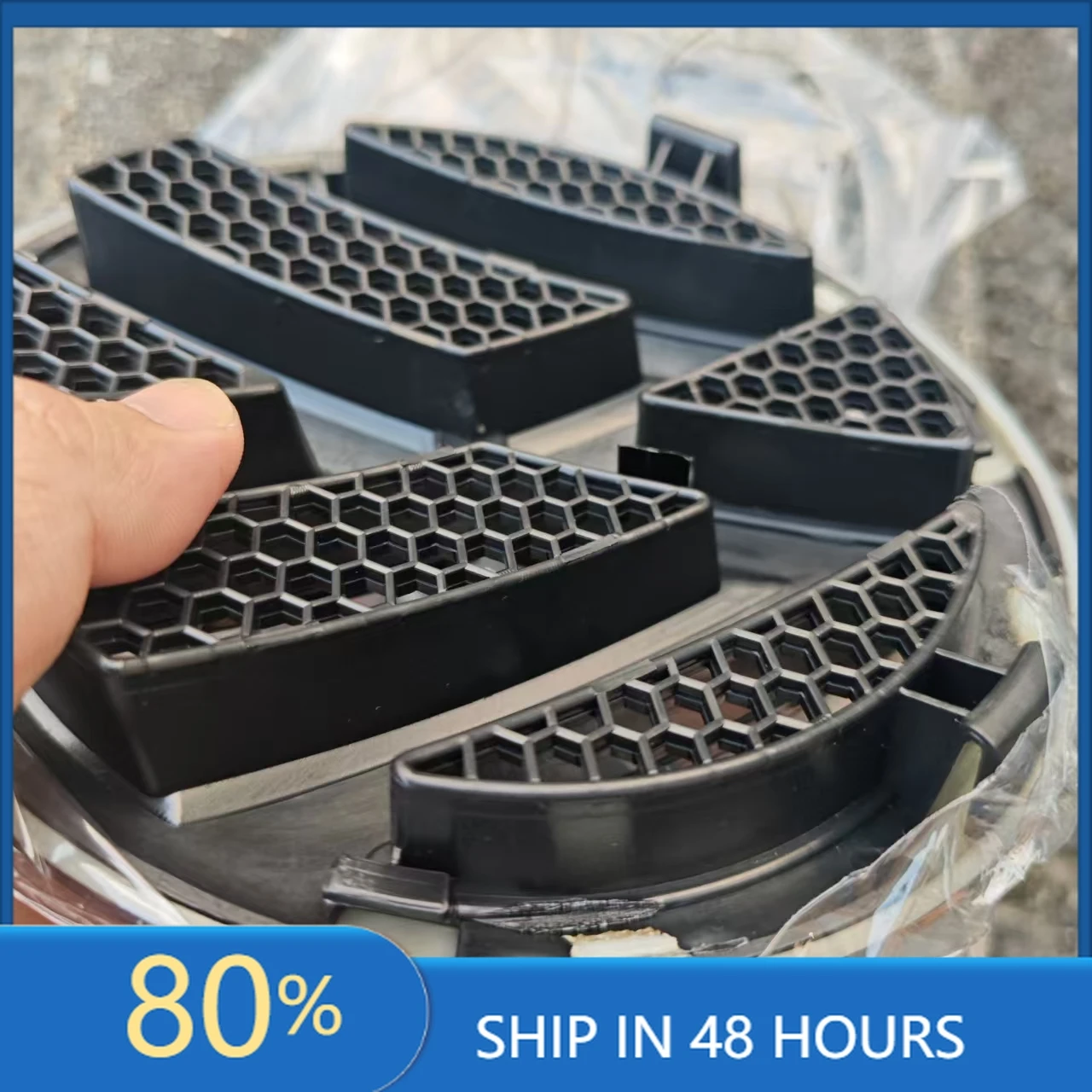 

Подстаканники 167 мм 130 мм Замена переднего и заднего бейджа автомобиля Эмблема Решетка крышки багажника Логотип для Transporter Van T5 2010-2015 Craftert 2012