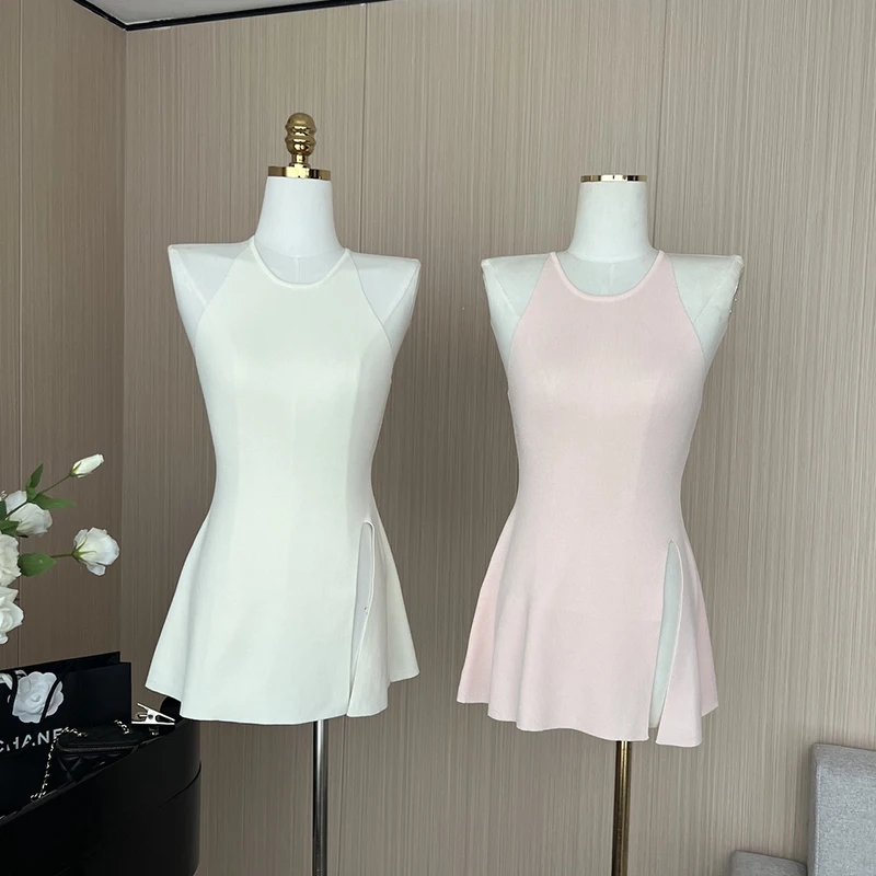 51Studio 2024 Spring Knitted Sleeveless Top Elegant Waist to Hip Ratio Straight Shoulder Line Commute Style Pure Color