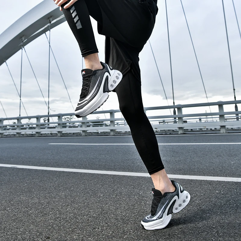 جديد الرجال احذية الجري 2025 موضة وسادة هوائية أحذية رياضية رجالية تنفس شبكة حذاء كاجوال للجنسين أحذية تنس 37-46 الحجم