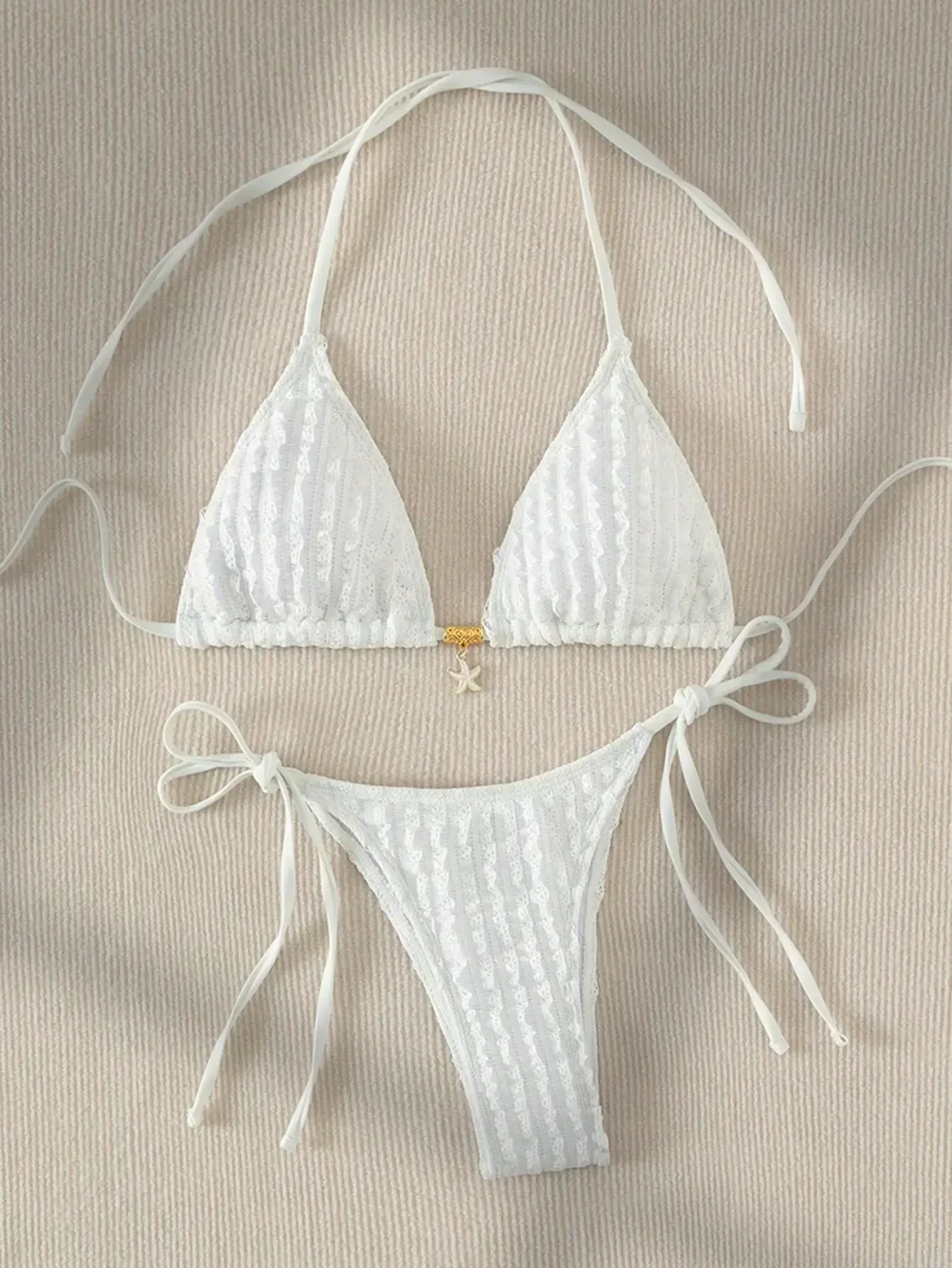 Bikini blanco Sexy 2025 para mujer, traje de baño Micro de diseñador de Metal con realce de encaje Halter, traje de baño brasileño con Tanga lateral y lazo