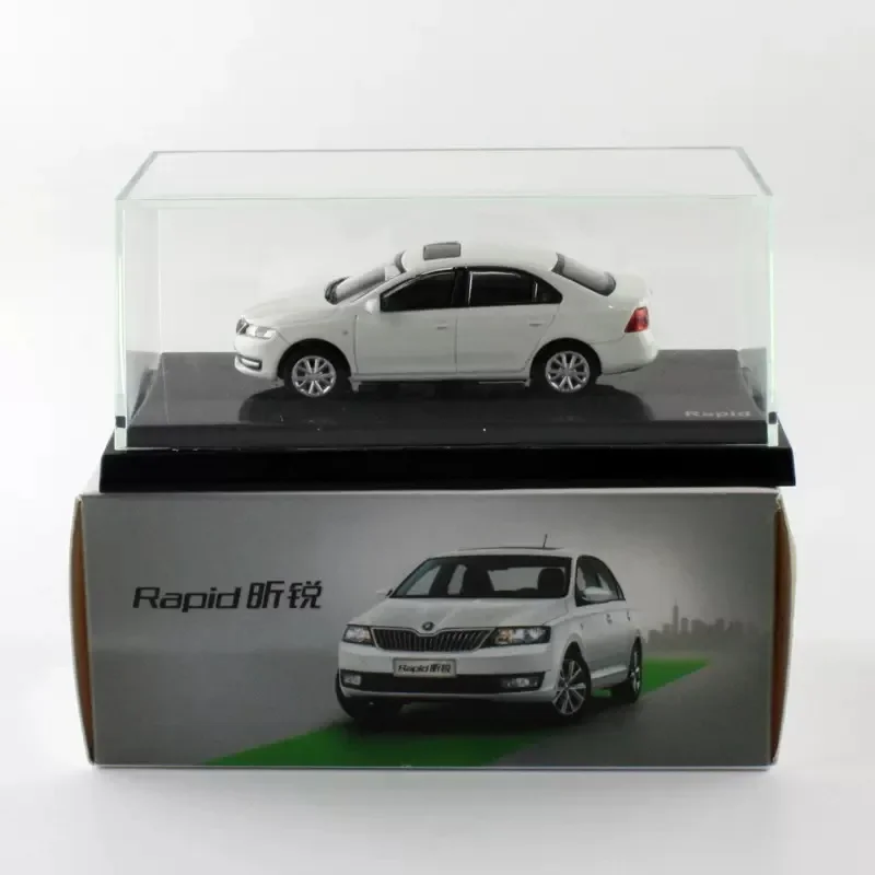 1:64 Skoda Superb Rapid Polo Yeti Cross Passat Fabia Santana Alloy Car Model Toys Diecast Collectible Souvenir