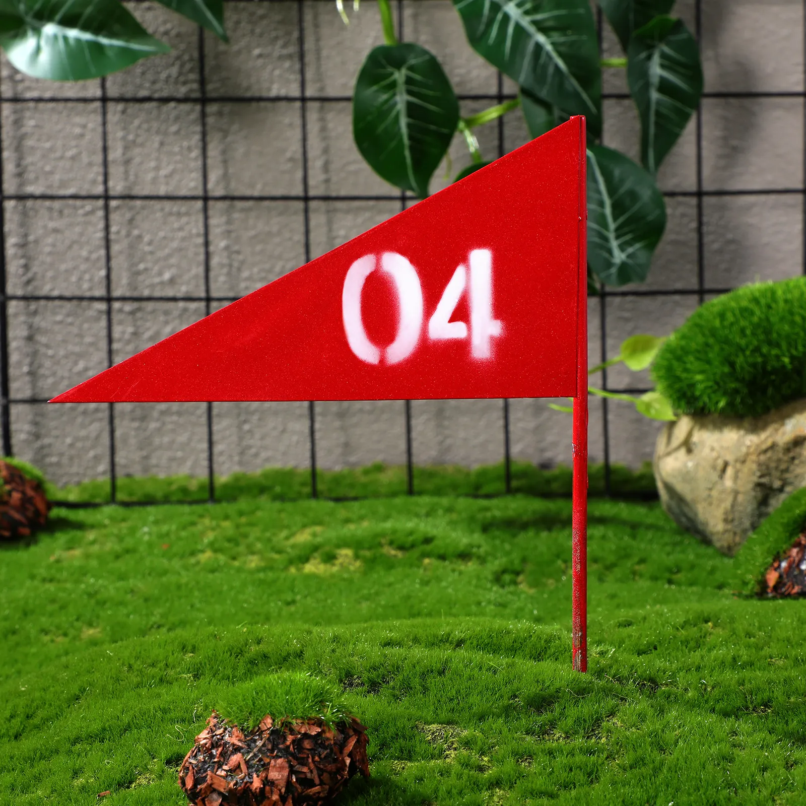 6Pcs Rust Resistant Iron Marking Flags Easy Insert Ground Triangle Garden Flags for Sprinkler Location Plant Id Yard Work