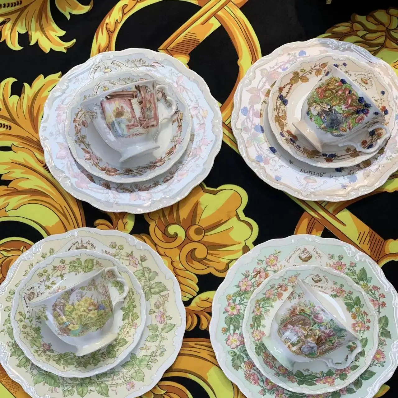 European Royal Bone China Coffee Cup and Saucer Dim Sum Plate Mouse Moving Series Dessert Plate Afternoon Tea Cup and Saucer