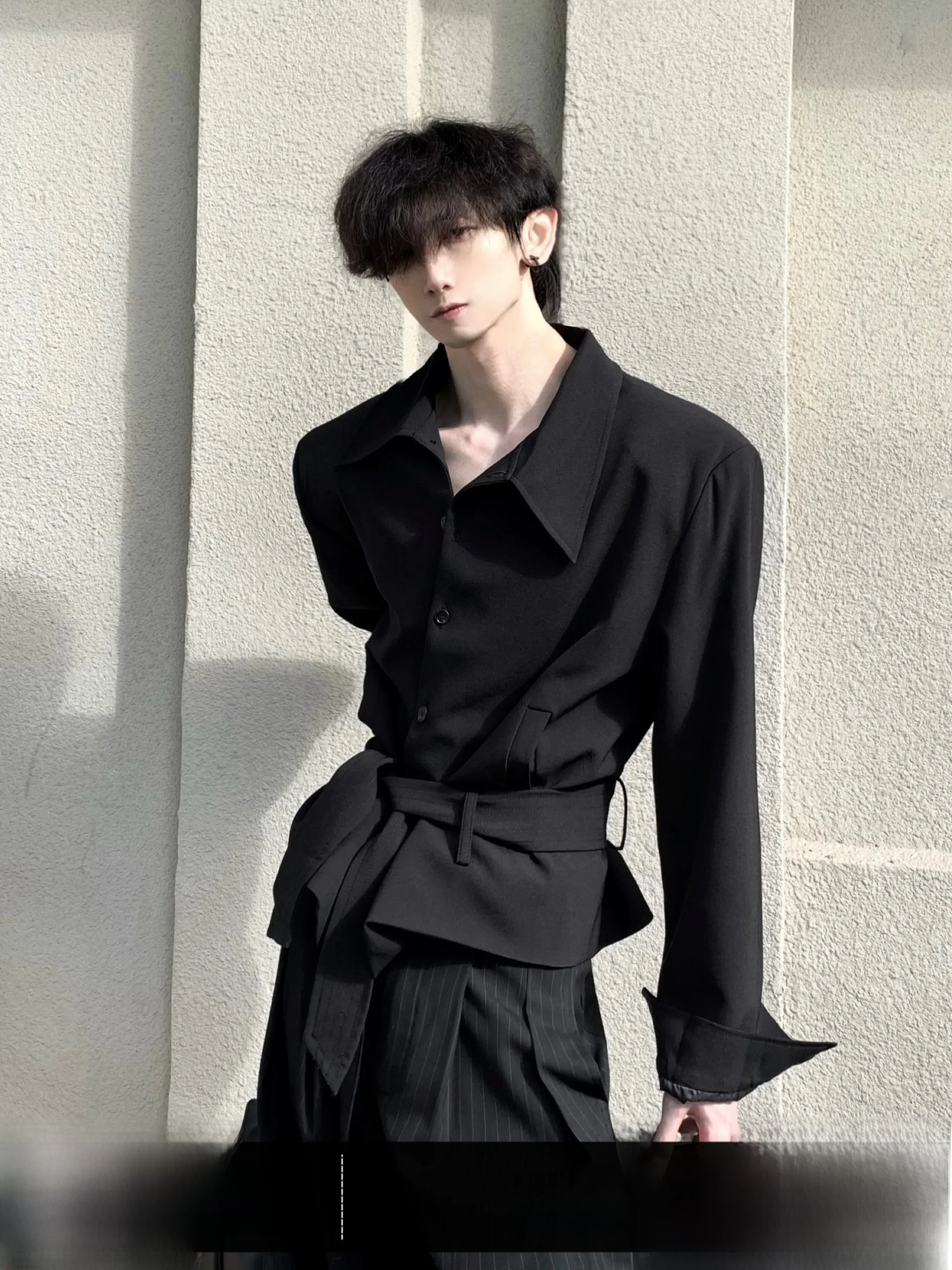 Elegant Minimalist Black Belted Short Jacket Men's High-End Slant Flap Design Shoulder Pad Outerwear Autumn Mountain Wind