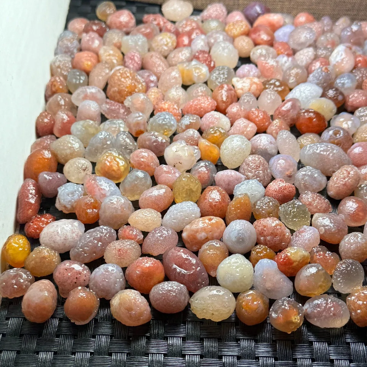 Color Gradient Alashan Agate,Glass Vial Set, 10-15mm Natural Unpolished, Natural Banding, Home Decor Collection.Candy Agate